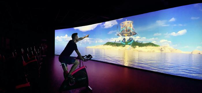 THE TRIP - SPINNING   s projekciou — fotka 3